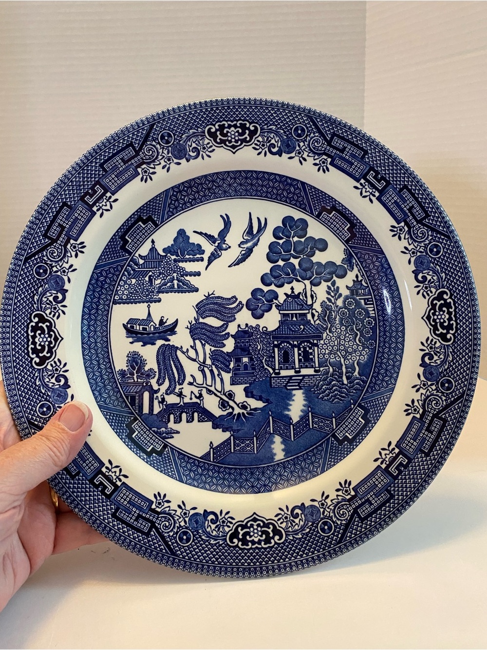 Churchill Blue Willow Pattern Table Plate Saucer & Cup Settings for Two